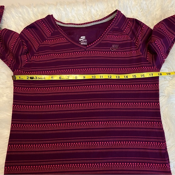 Nike Sportswear Long Sleeve Striped Shirt V Neck - Picture 3 of 8